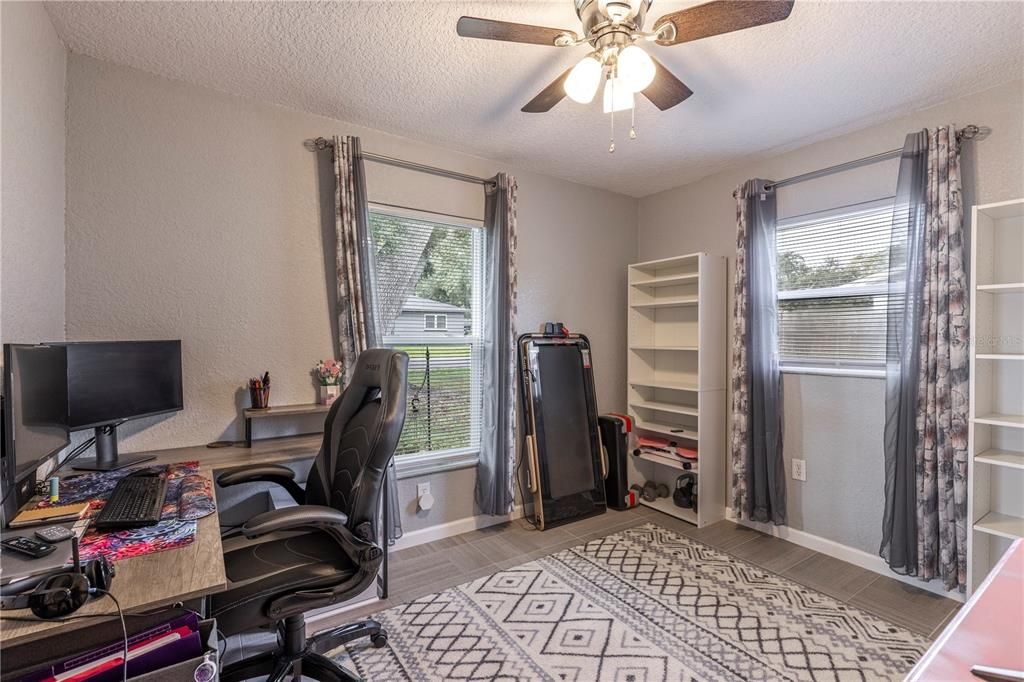 Под контрактом: $259,000 (3 спален, 1 ванн, 1026 Квадратных фут)