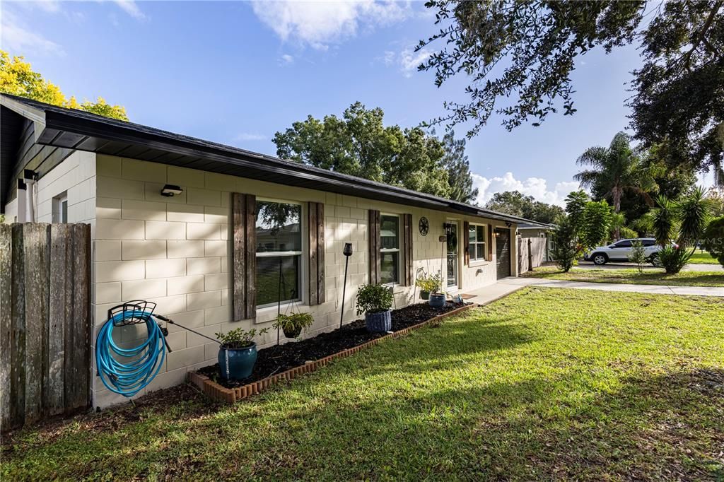 Под контрактом: $259,000 (3 спален, 1 ванн, 1026 Квадратных фут)