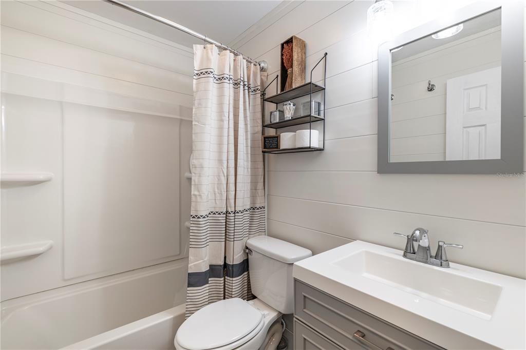 Под контрактом: $259,000 (3 спален, 1 ванн, 1026 Квадратных фут)