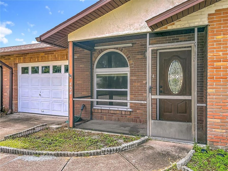 Под контрактом: $185,000 (2 спален, 2 ванн, 1121 Квадратных фут)