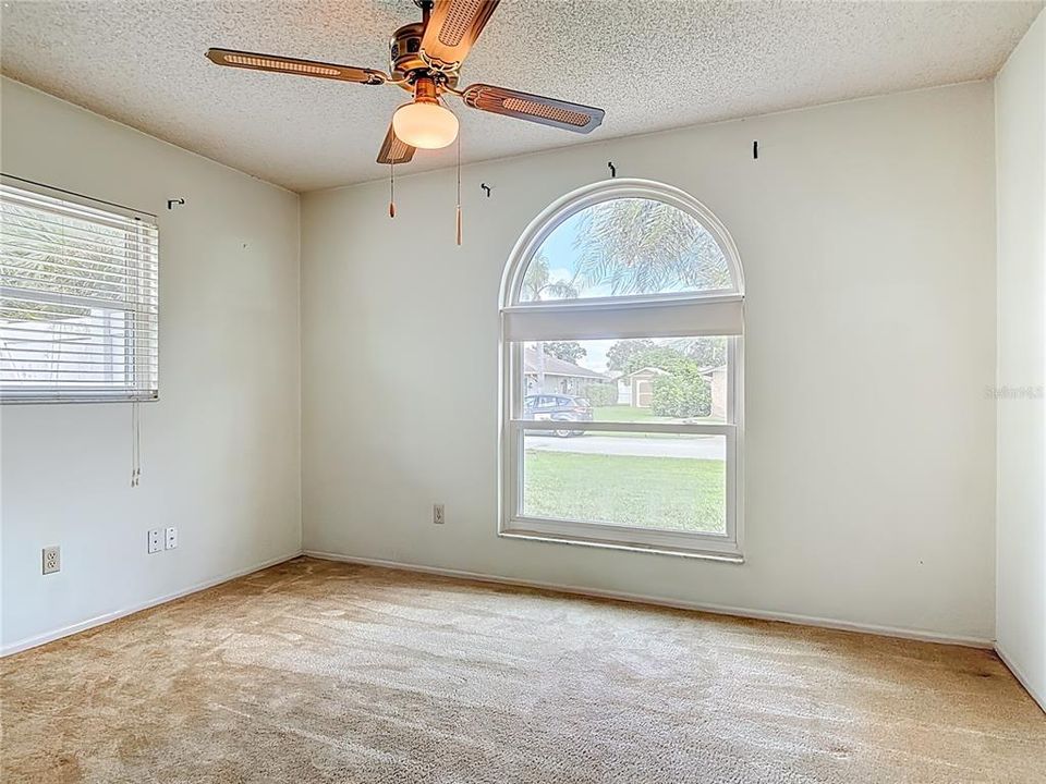 Под контрактом: $185,000 (2 спален, 2 ванн, 1121 Квадратных фут)