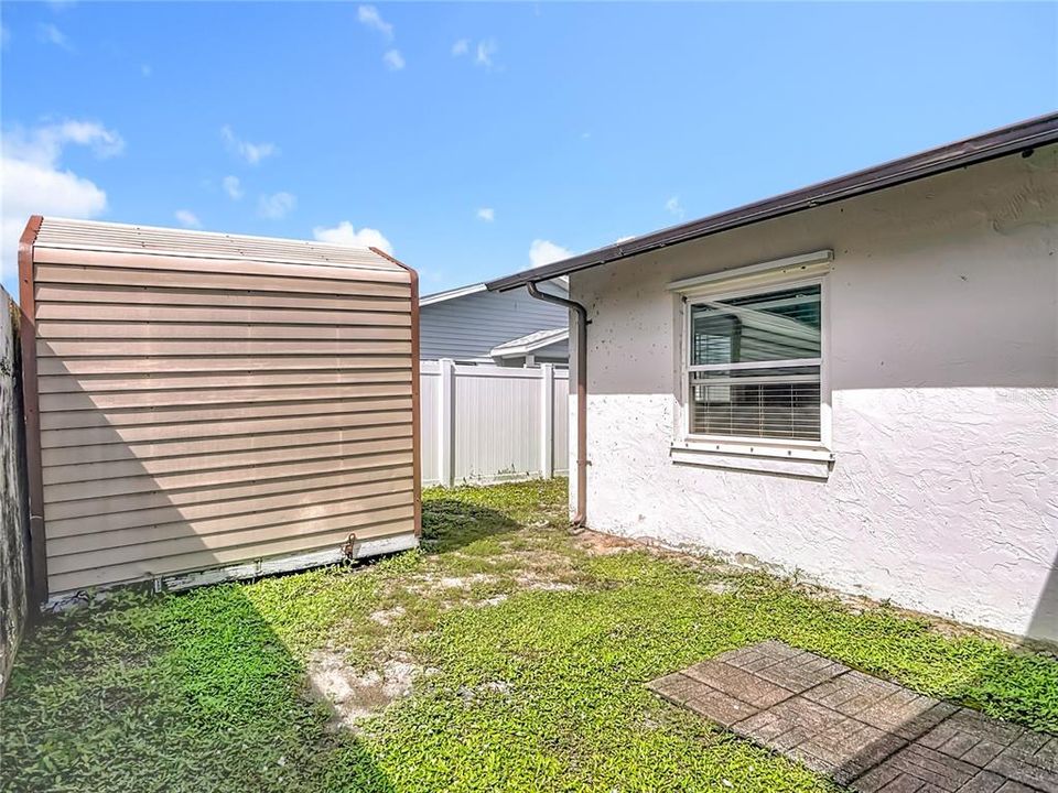 Под контрактом: $185,000 (2 спален, 2 ванн, 1121 Квадратных фут)