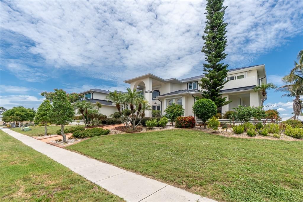 En Renta: $8,500 (6 camas, 5 baños, 5695 Pies cuadrados)