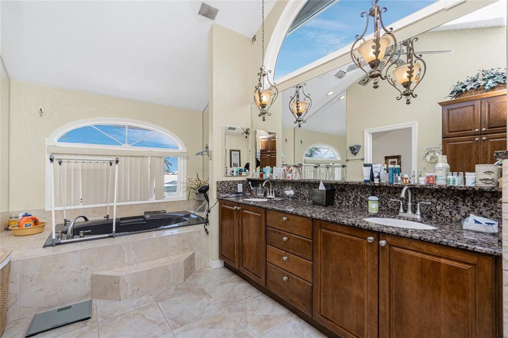 En Renta: $8,500 (6 camas, 5 baños, 5695 Pies cuadrados)