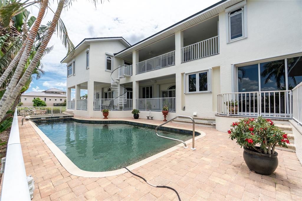 En Renta: $8,500 (6 camas, 5 baños, 5695 Pies cuadrados)