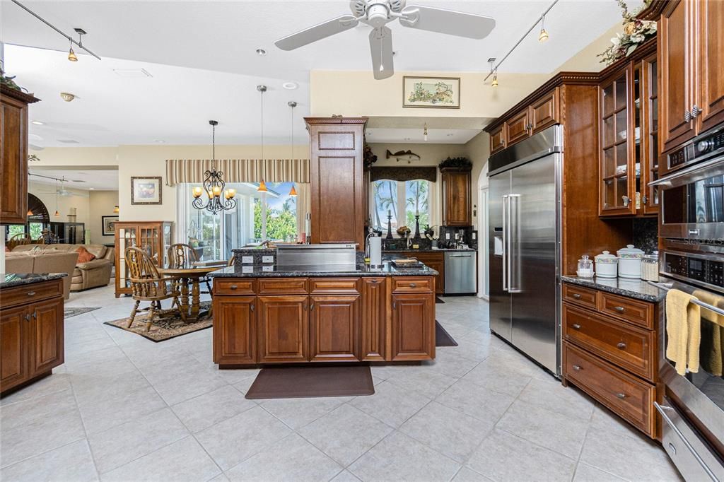 En Renta: $8,500 (6 camas, 5 baños, 5695 Pies cuadrados)