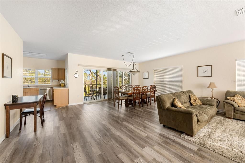 For Sale: $269,900 (3 beds, 2 baths, 2044 Square Feet)