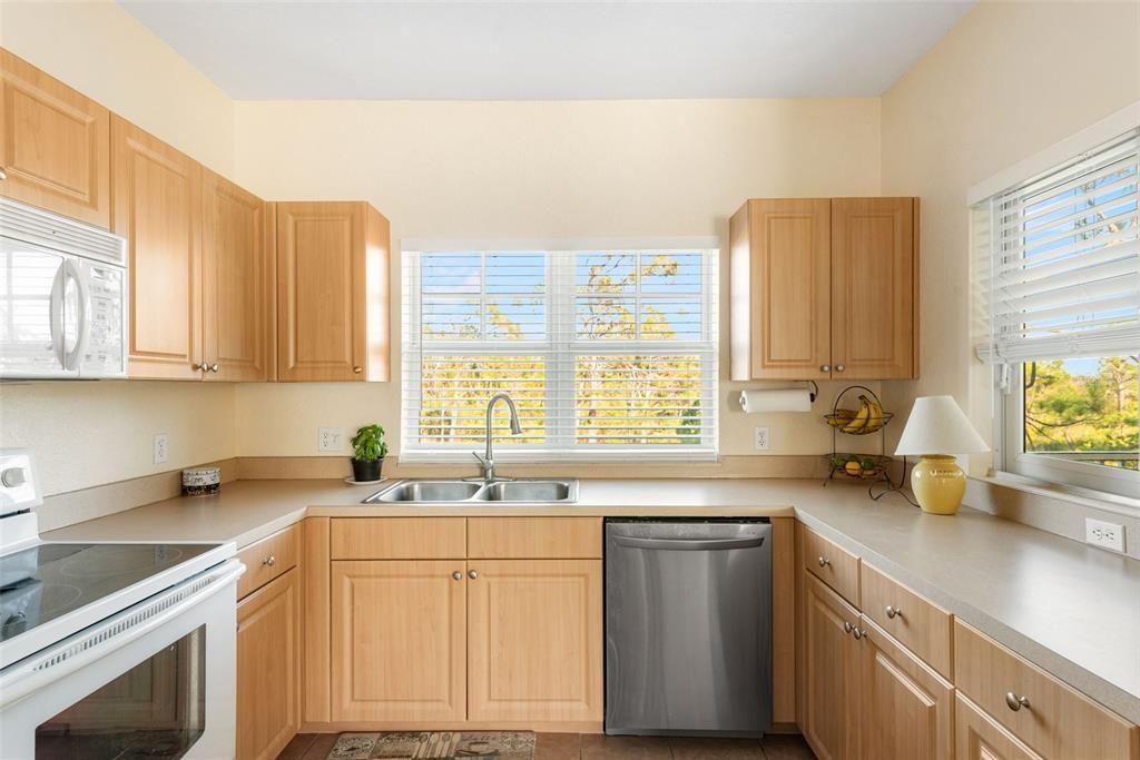 For Sale: $269,900 (3 beds, 2 baths, 2044 Square Feet)