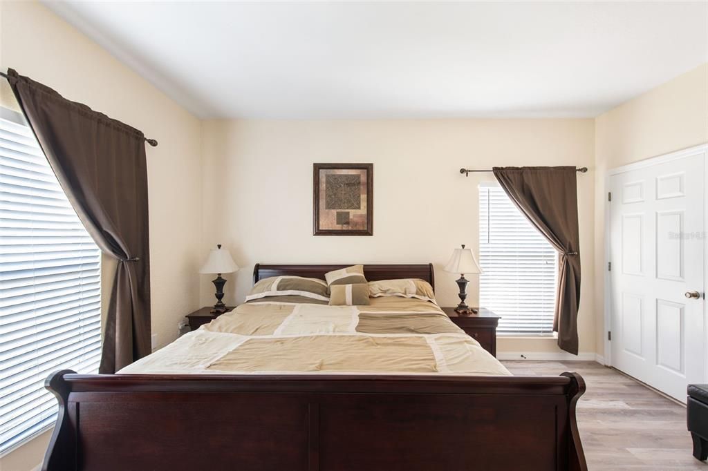 For Sale: $269,900 (3 beds, 2 baths, 2044 Square Feet)