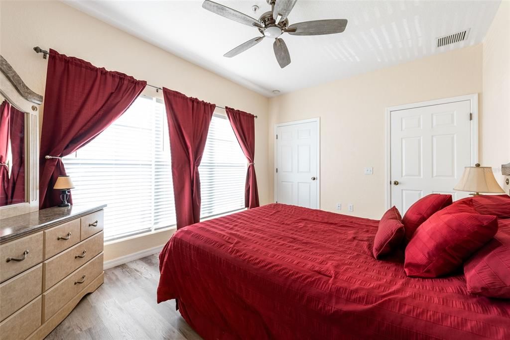 For Sale: $269,900 (3 beds, 2 baths, 2044 Square Feet)