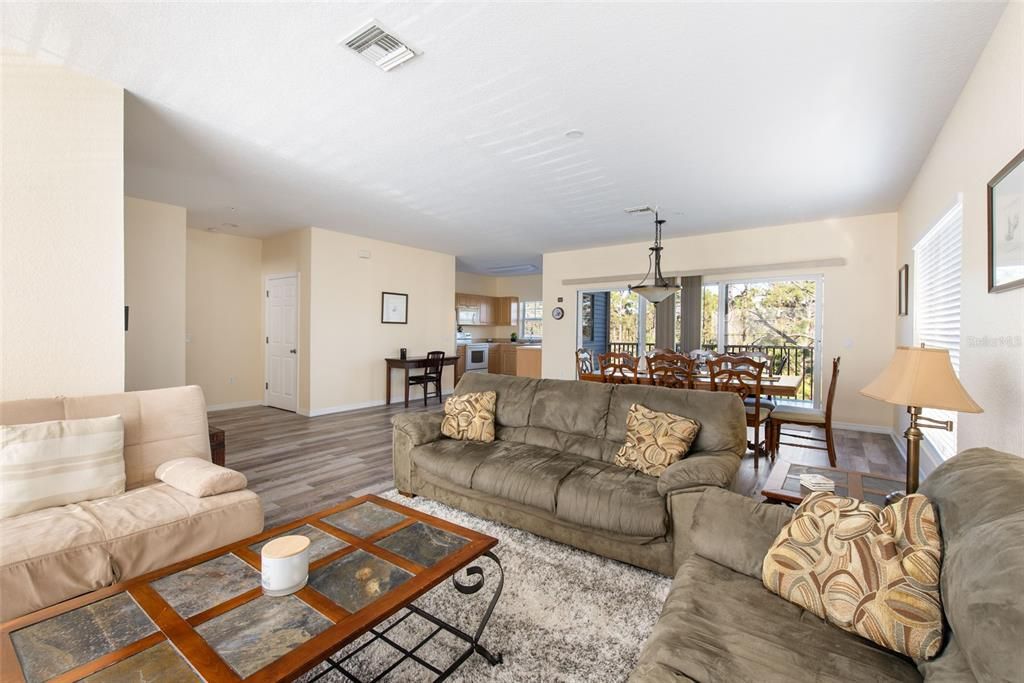 For Sale: $269,900 (3 beds, 2 baths, 2044 Square Feet)