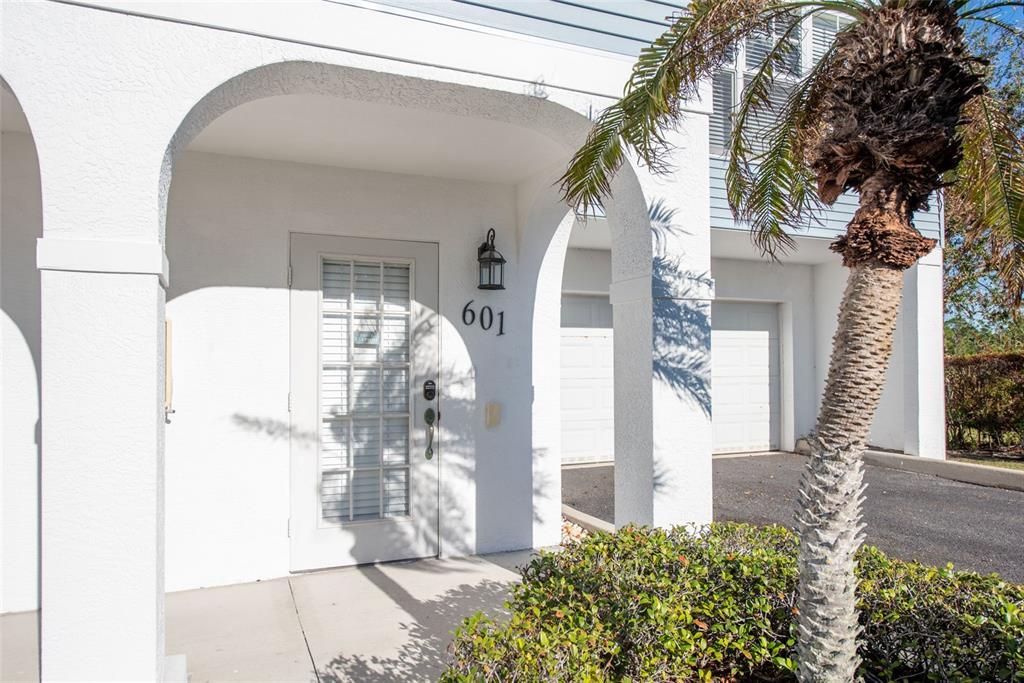 For Sale: $269,900 (3 beds, 2 baths, 2044 Square Feet)