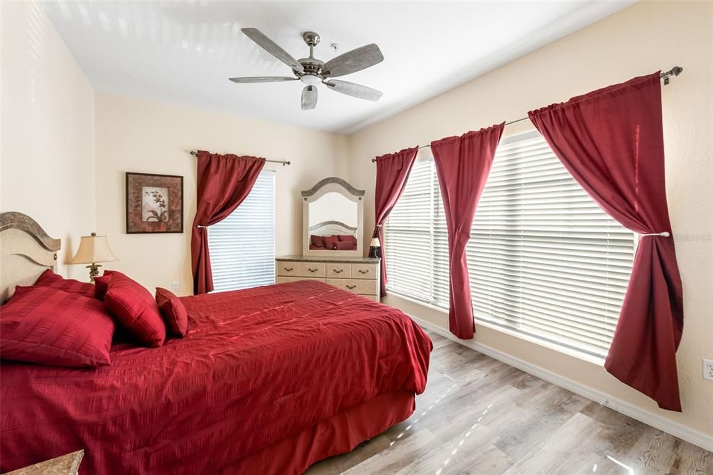 For Sale: $269,900 (3 beds, 2 baths, 2044 Square Feet)