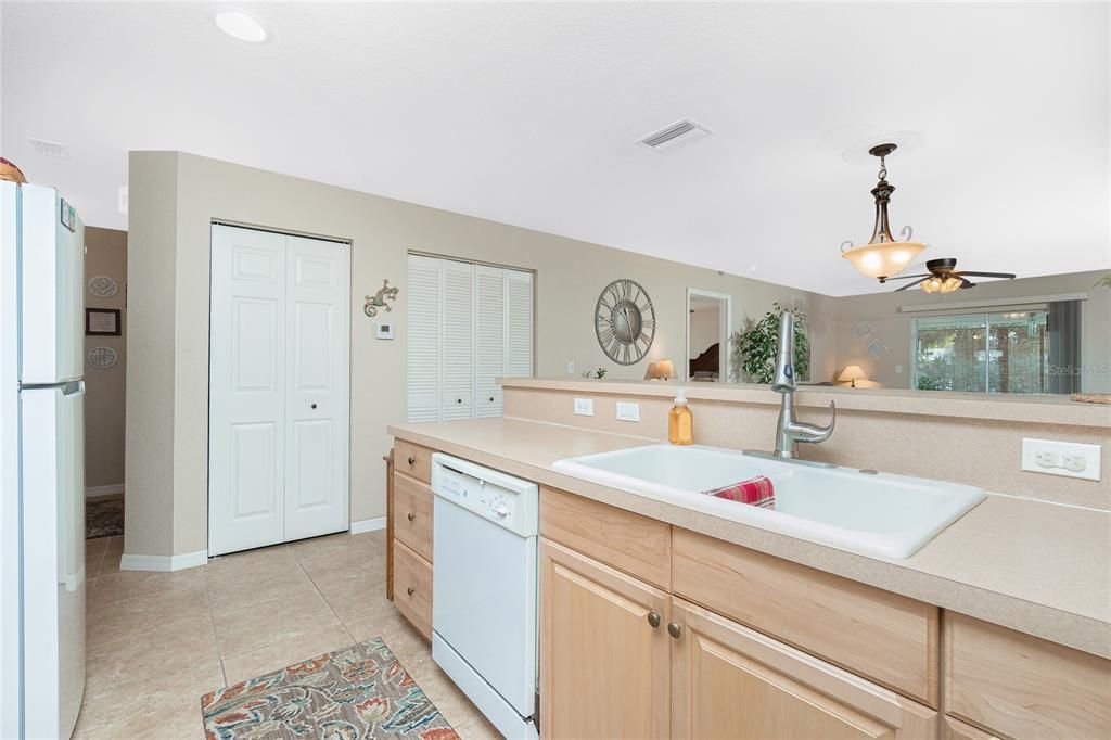 En Venta: $179,000 (2 camas, 2 baños, 1197 Pies cuadrados)