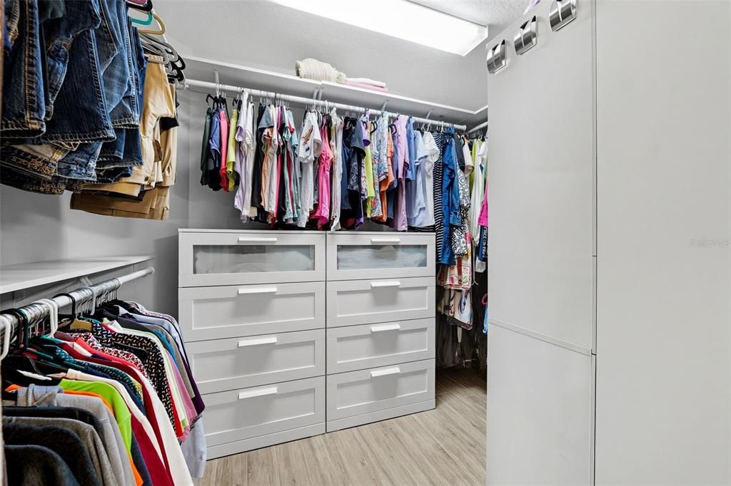 Active With Contract: $850,000 (4 beds, 3 baths, 2898 Square Feet)