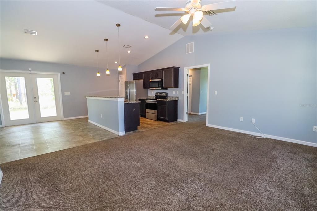 出租: $1,850 (3 贝兹, 2 浴室, 1472 平方英尺)