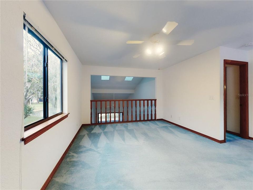 待售: $272,000 (2 贝兹, 2 浴室, 1830 平方英尺)