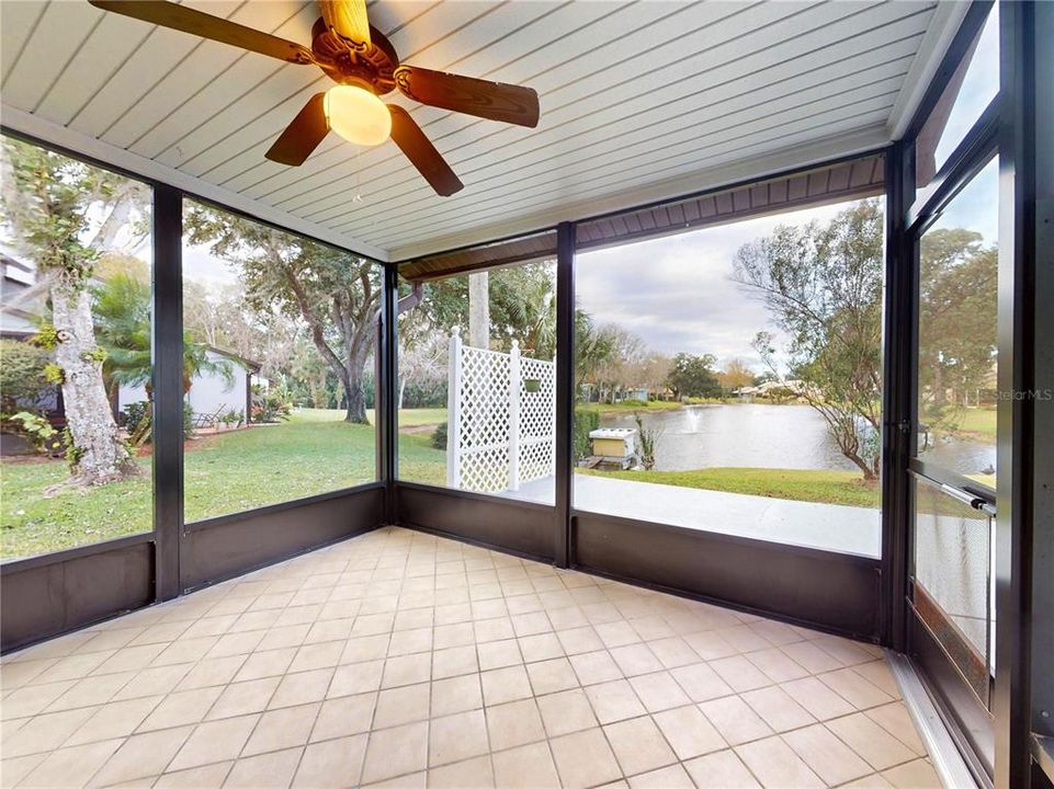 待售: $272,000 (2 贝兹, 2 浴室, 1830 平方英尺)