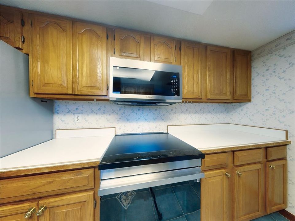 待售: $272,000 (2 贝兹, 2 浴室, 1830 平方英尺)