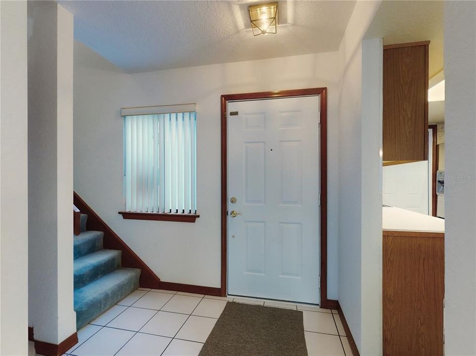 待售: $272,000 (2 贝兹, 2 浴室, 1830 平方英尺)