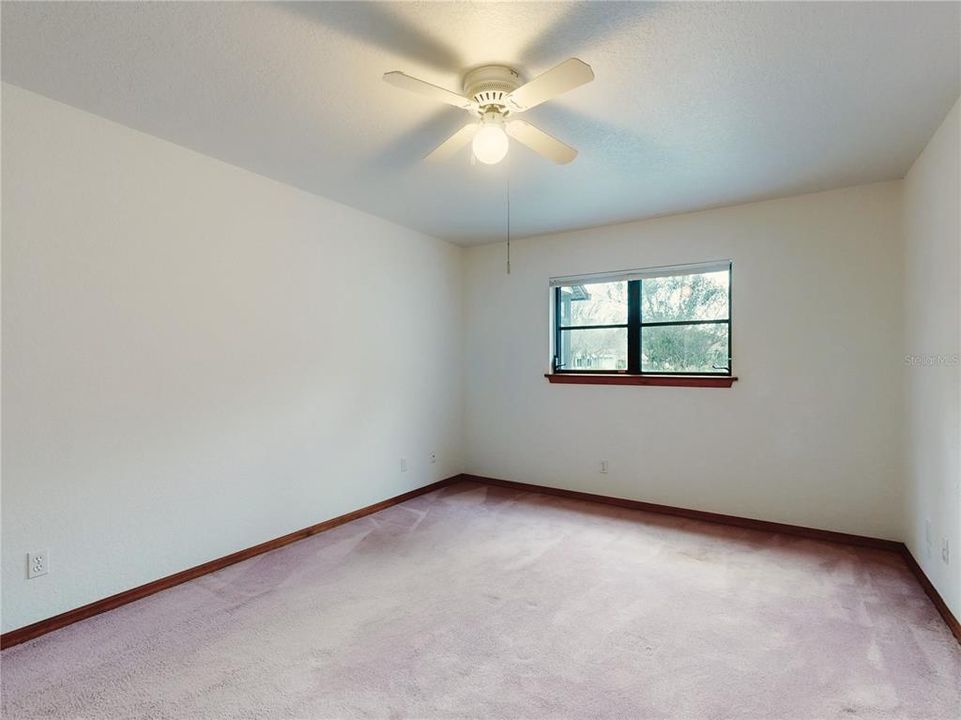 待售: $272,000 (2 贝兹, 2 浴室, 1830 平方英尺)