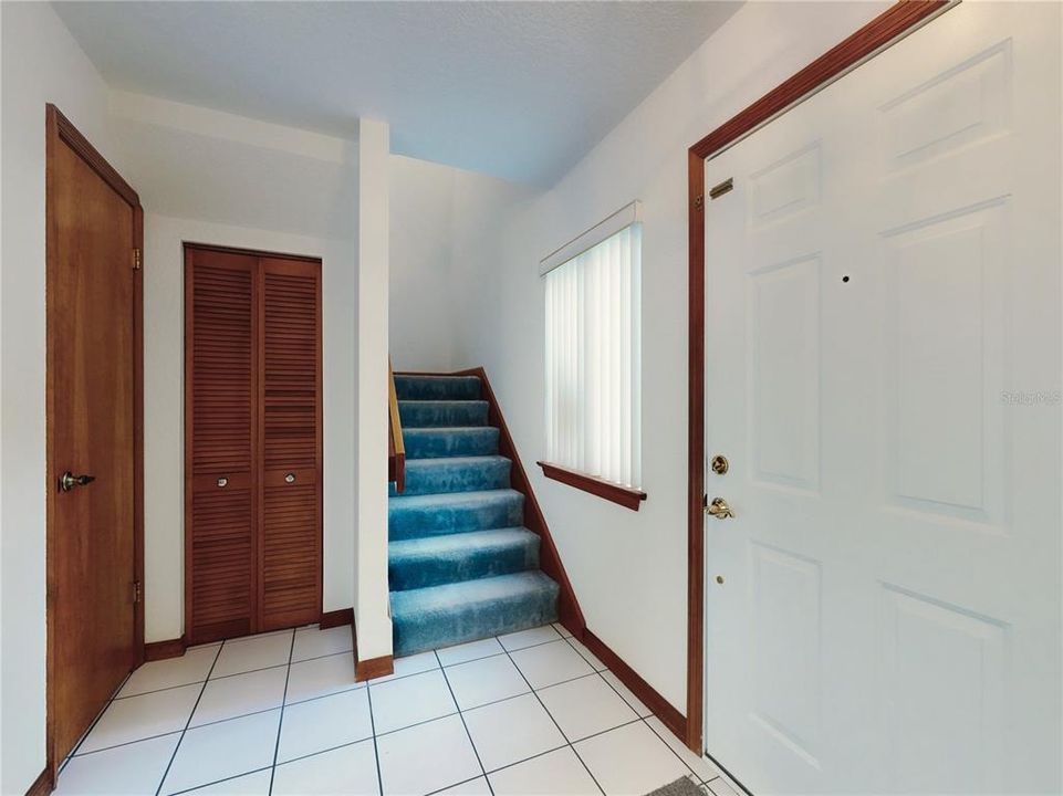 待售: $272,000 (2 贝兹, 2 浴室, 1830 平方英尺)