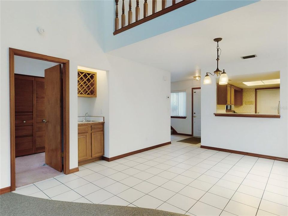 待售: $272,000 (2 贝兹, 2 浴室, 1830 平方英尺)