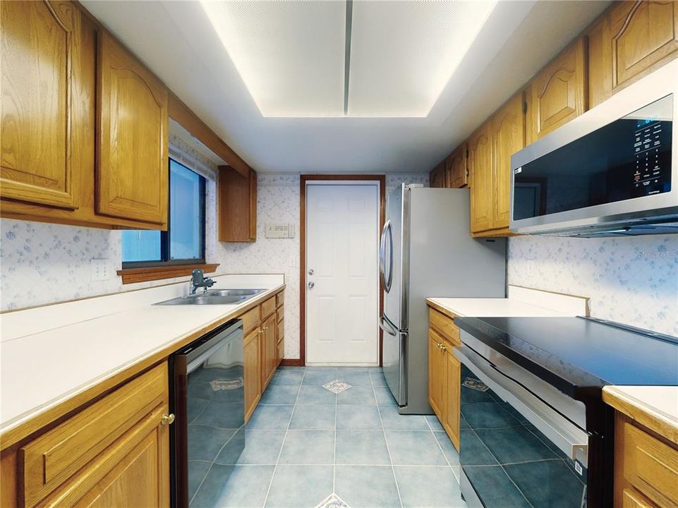 待售: $272,000 (2 贝兹, 2 浴室, 1830 平方英尺)