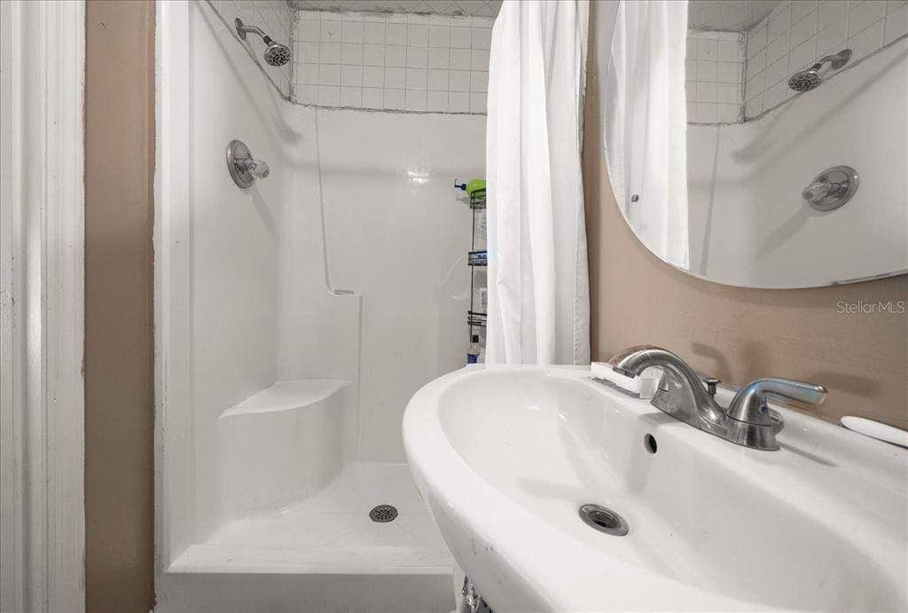 En Venta: $549,000 (5 camas, 4 baños, 4206 Pies cuadrados)