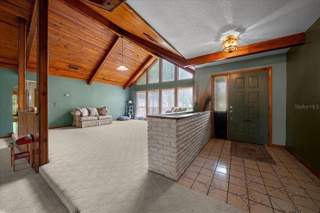 En Venta: $549,000 (5 camas, 4 baños, 4206 Pies cuadrados)