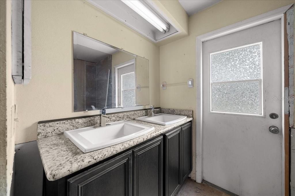 En Venta: $549,000 (5 camas, 4 baños, 4206 Pies cuadrados)