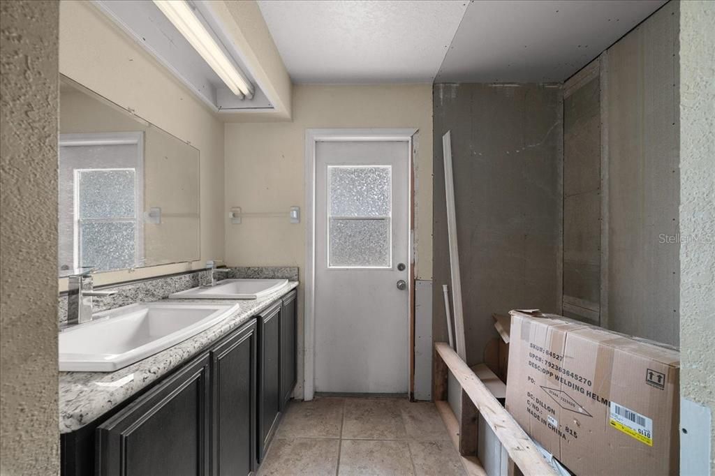 En Venta: $549,000 (5 camas, 4 baños, 4206 Pies cuadrados)