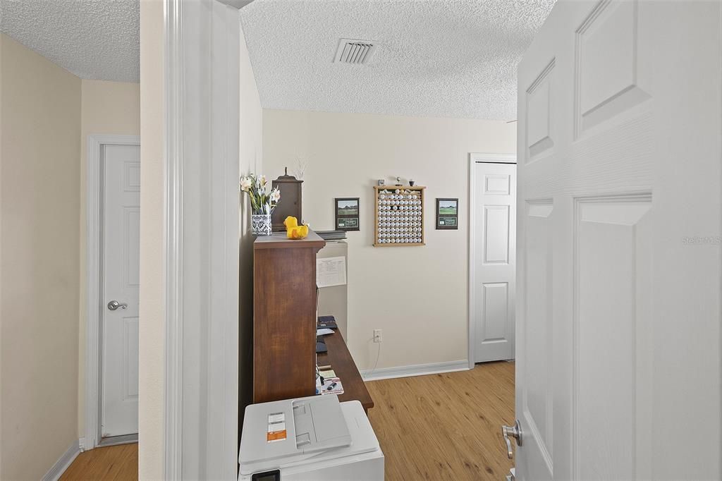 Active With Contract: $345,000 (3 beds, 2 baths, 1397 Square Feet)