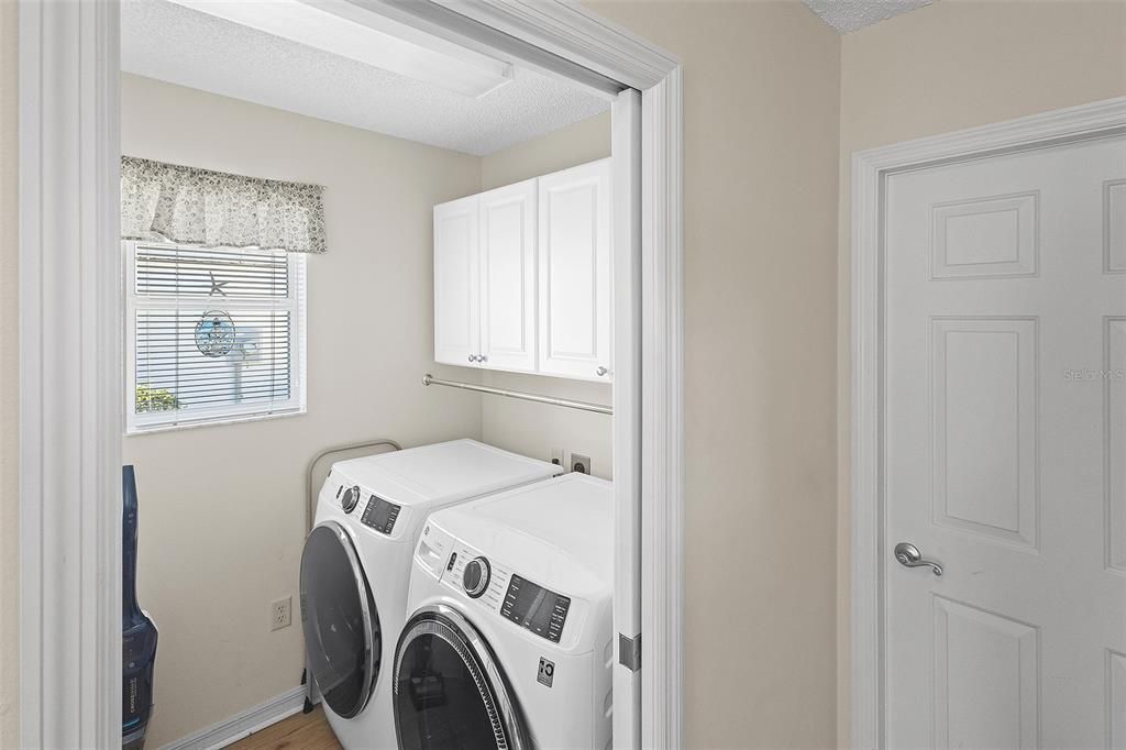 Active With Contract: $345,000 (3 beds, 2 baths, 1397 Square Feet)