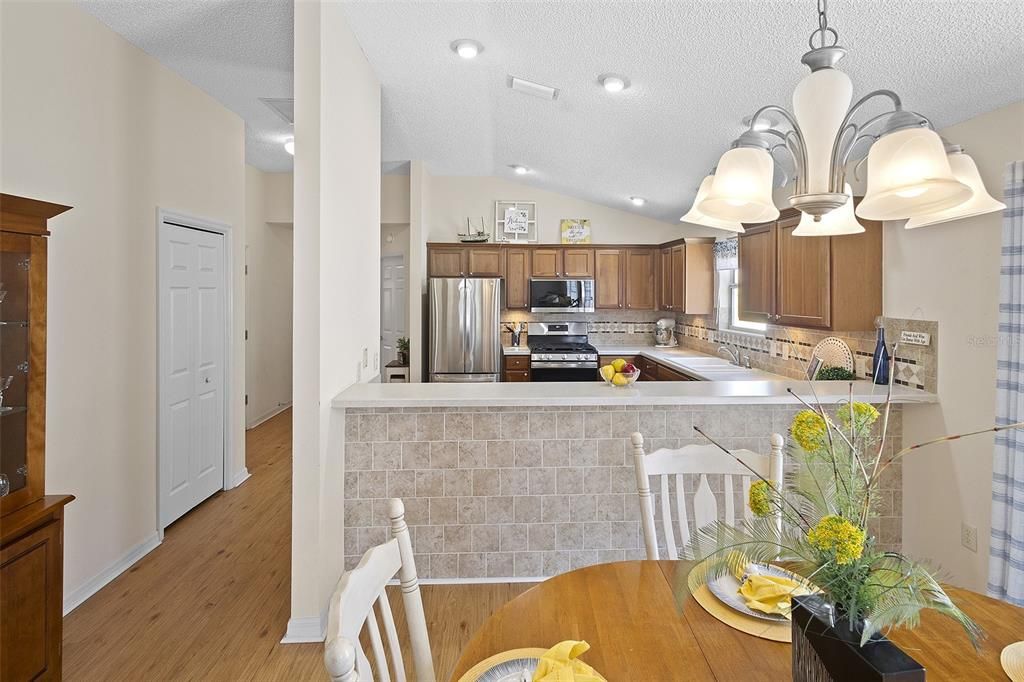 Active With Contract: $345,000 (3 beds, 2 baths, 1397 Square Feet)