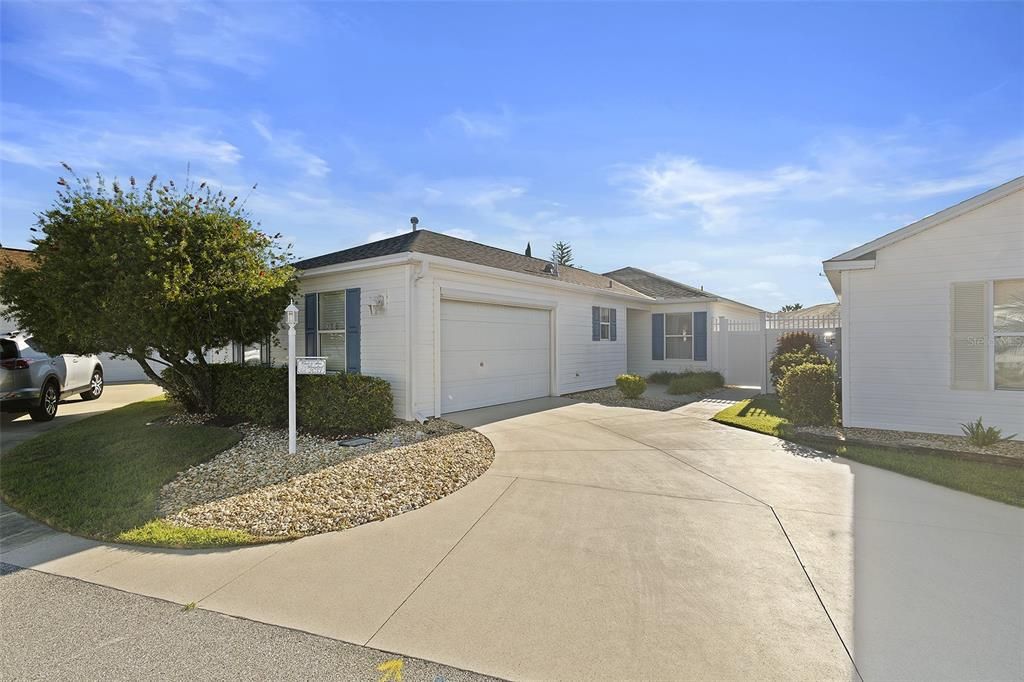 Active With Contract: $345,000 (3 beds, 2 baths, 1397 Square Feet)