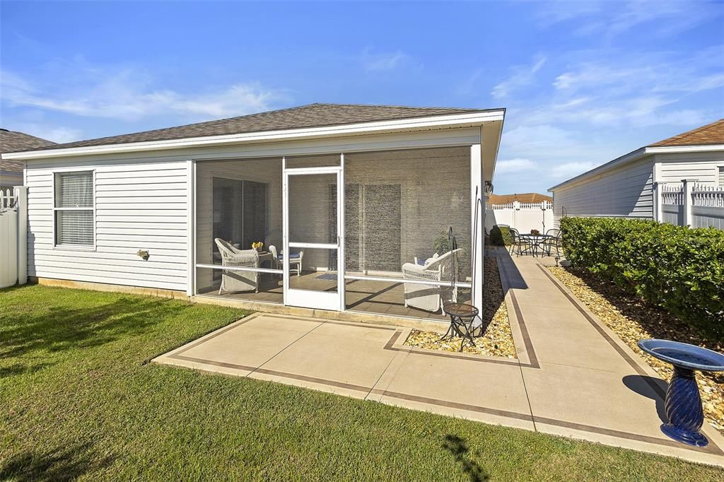 Active With Contract: $345,000 (3 beds, 2 baths, 1397 Square Feet)