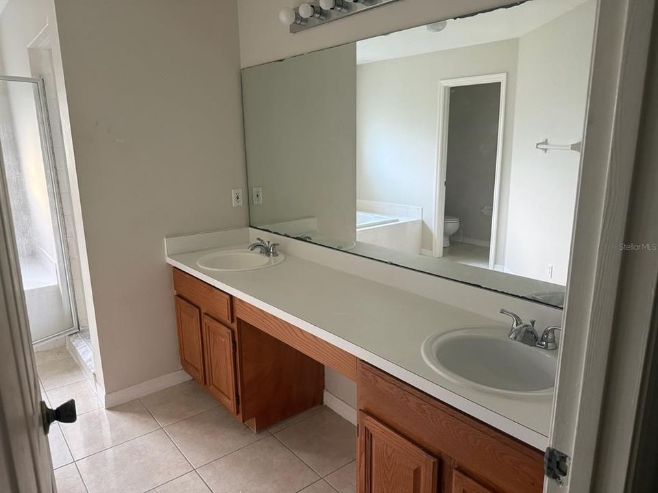 For Rent: $2,800 (3 beds, 2 baths, 2093 Square Feet)