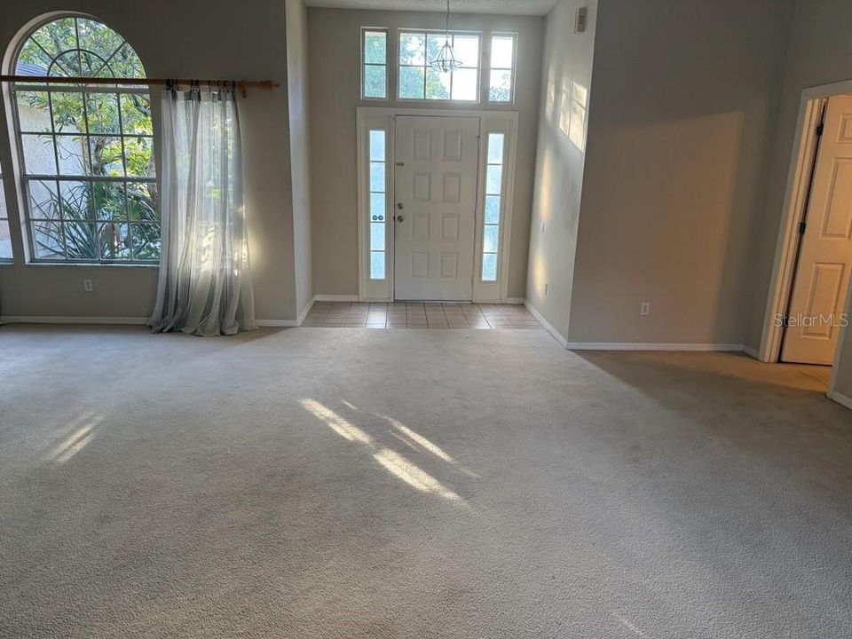 For Rent: $2,800 (3 beds, 2 baths, 2093 Square Feet)