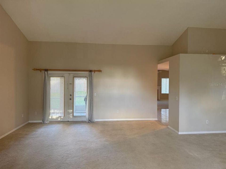 For Rent: $2,800 (3 beds, 2 baths, 2093 Square Feet)