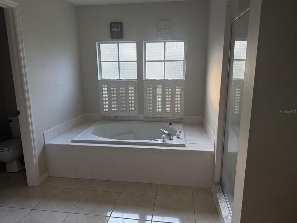 For Rent: $2,800 (3 beds, 2 baths, 2093 Square Feet)