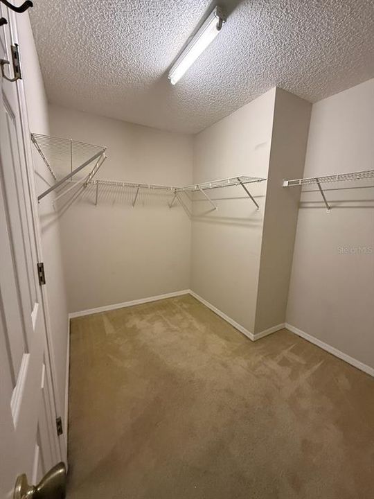 For Rent: $2,800 (3 beds, 2 baths, 2093 Square Feet)