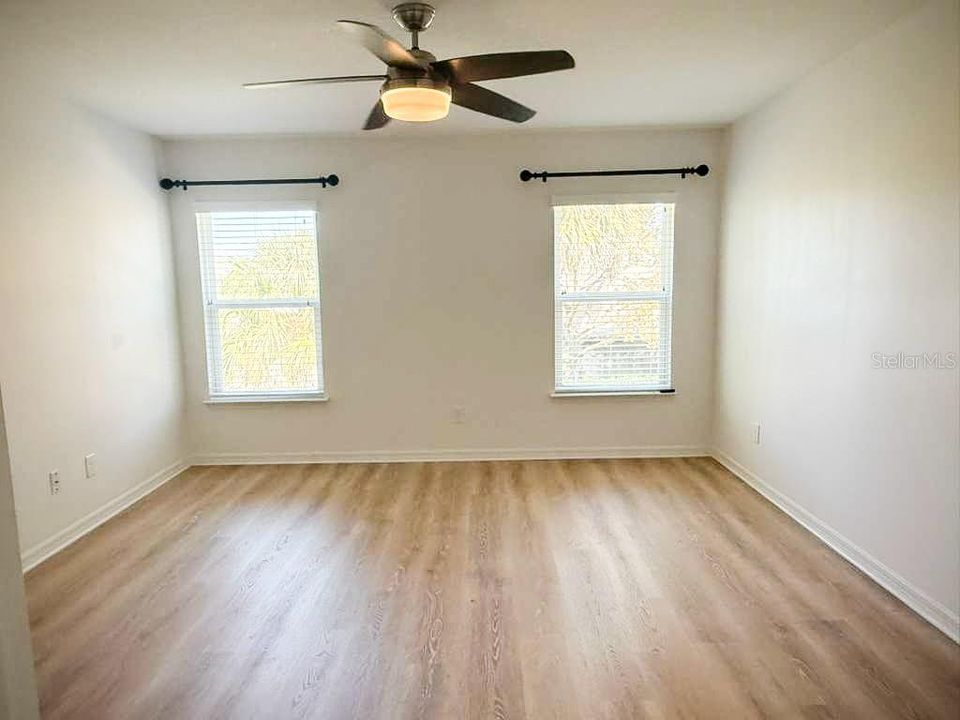 Active With Contract: $2,200 (3 beds, 3 baths, 1697 Square Feet)