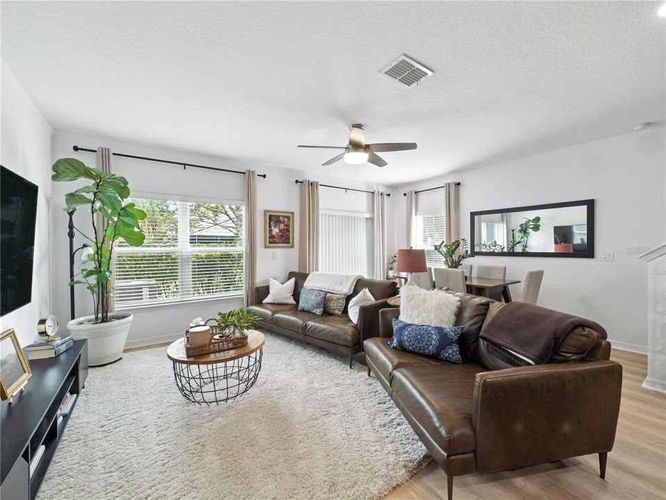 Active With Contract: $2,200 (3 beds, 3 baths, 1697 Square Feet)