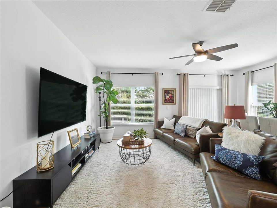 Active With Contract: $2,200 (3 beds, 3 baths, 1697 Square Feet)