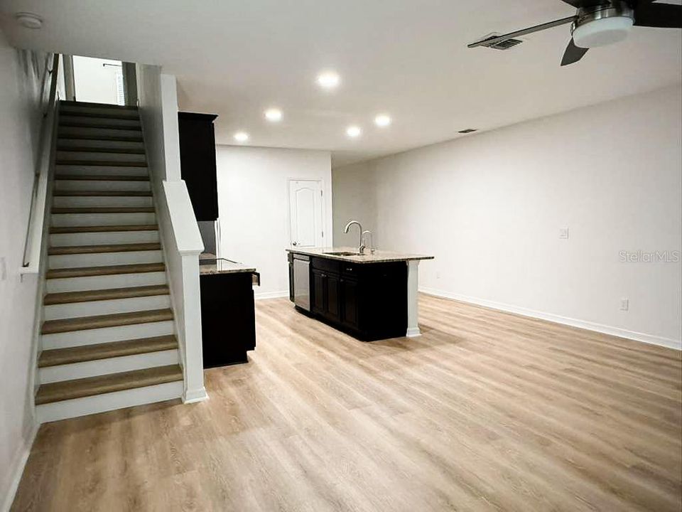 Active With Contract: $2,200 (3 beds, 3 baths, 1697 Square Feet)