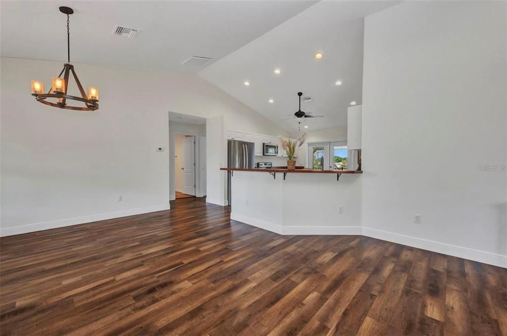 На продажу: $542,900 (3 спален, 2 ванн, 1920 Квадратных фут)