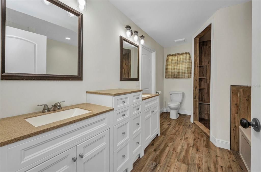 На продажу: $542,900 (3 спален, 2 ванн, 1920 Квадратных фут)