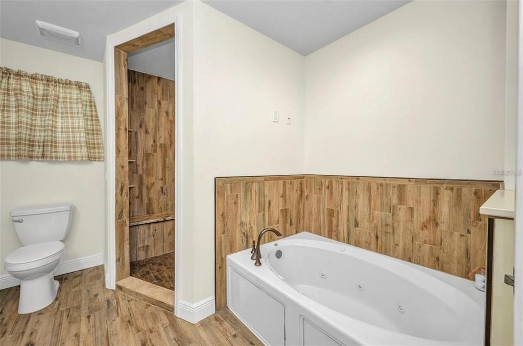 На продажу: $542,900 (3 спален, 2 ванн, 1920 Квадратных фут)