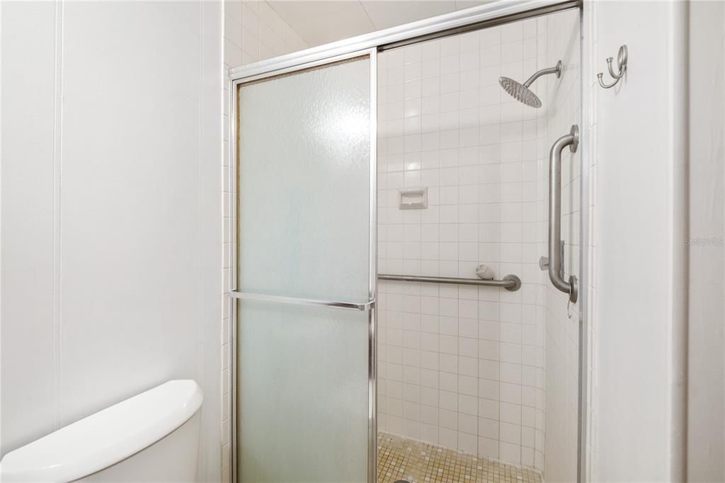 На продажу: $232,000 (2 спален, 2 ванн, 1256 Квадратных фут)